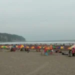 Libur Lebaran, Ribuan Wisatawan Padati Pantai Selatan Bantul