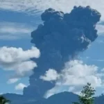 Erupsi Lagi, Gunung Dukono Semburkan Abu Vulkanik Setinggi Seribu Meter