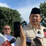 Beri Penghormatan Terakhir, Prabowo Melayat ke Mendiang Mgr. Petrus Turang