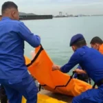 SAR Tanjungpinang Evakuasi Jenazah Tanpa Identitas di Perairan Perbatasan RI-Singapura