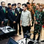 Ahmad Luthfi Dampingi Gibran Lepas Jemaah Haji Kloter 73 Embarkasi Solo