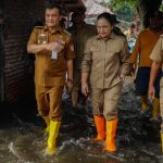 Tinjau Korban Banjir, Gubernur Ahmad Luthfi Pastikan Bantuan Tepat Sasaran