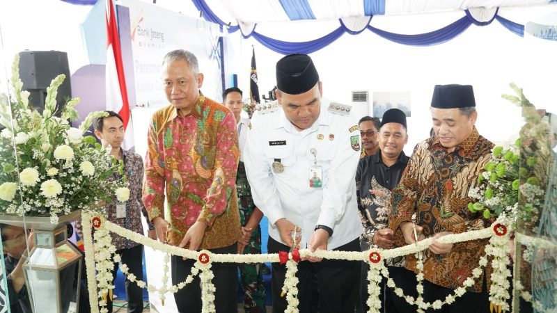 Caption foto: Bank Jateng meresmikan Gedung Kantor Cabang Pembantu Syariah (KCPS) di Blora pada Rabu (12/11/2025)