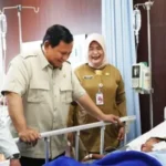 Prabowo Jenguk Korban Kecelakaan Mobil Pengantar MBG di RSUD Koja