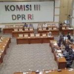 Komisi III DPR Tegaskan Polri Tetap di Bawah Presiden