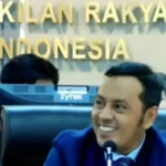 Willy Aditya Selingkan Kelakar “Merger NasDem-Gerindra” di Rapat DPR