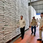 Sidak Gudang Bulog, Prabowo Tegaskan Optimisme Swasembada Beras