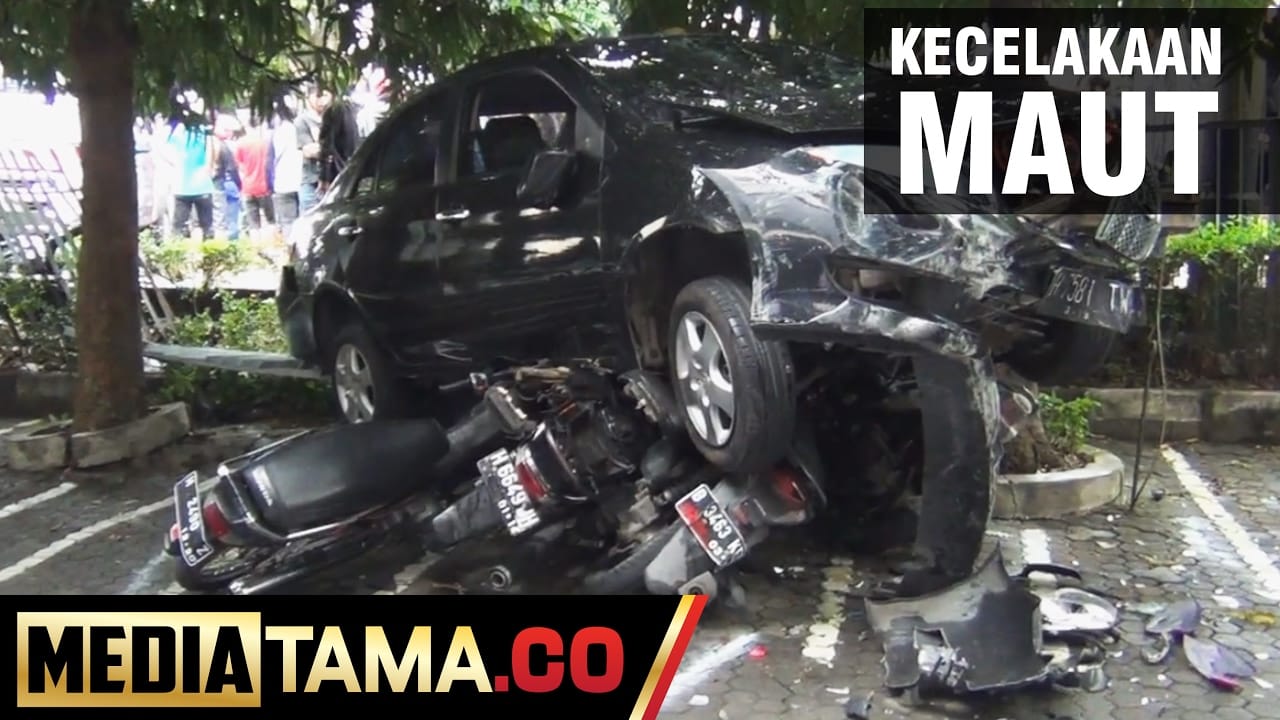 VIDEO: Kecelakaan Maut, Mobil Tabrak Pedagang Bakso