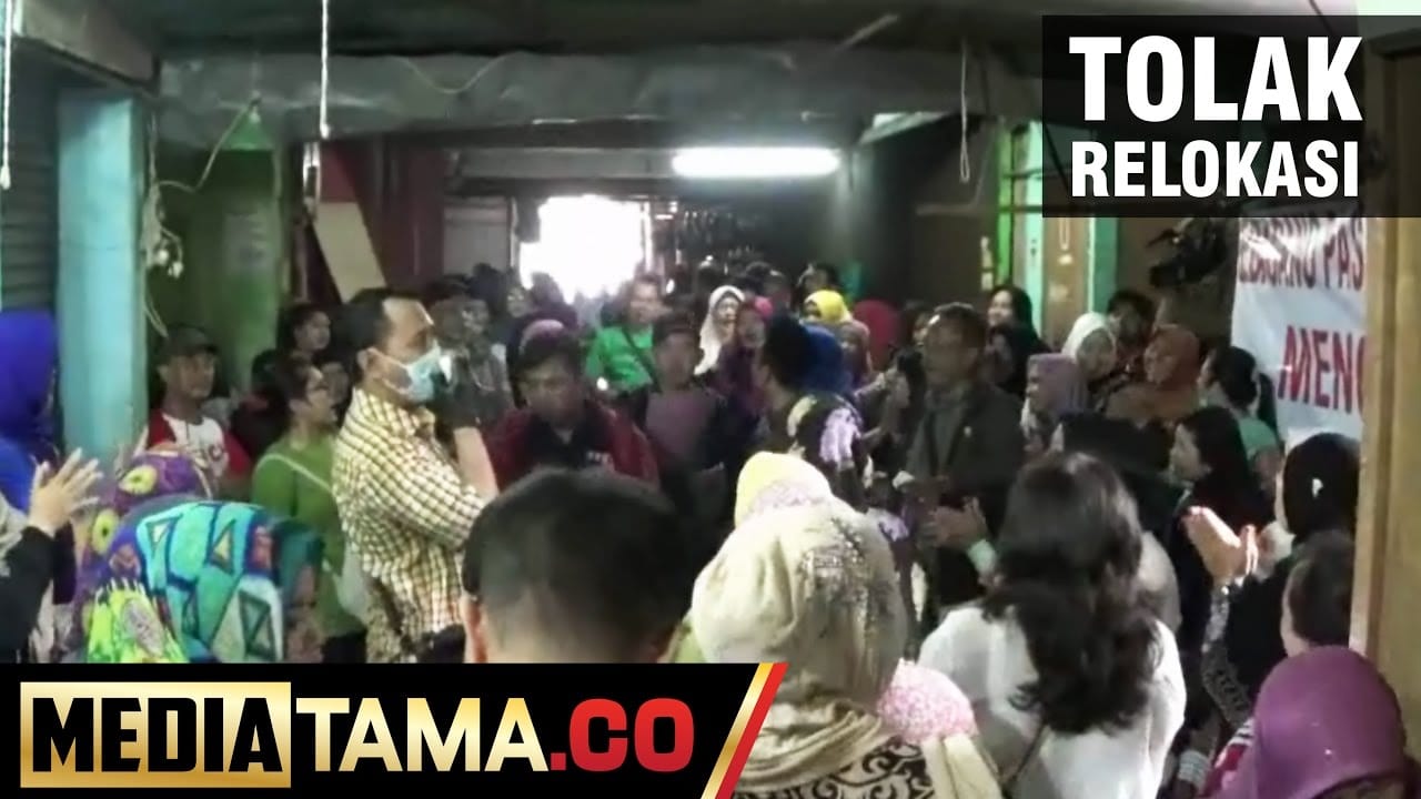 VIDEO: Tolak Relokasi, Ratusan Pedagang Pasar Ya’i Semarang Tutup Kios