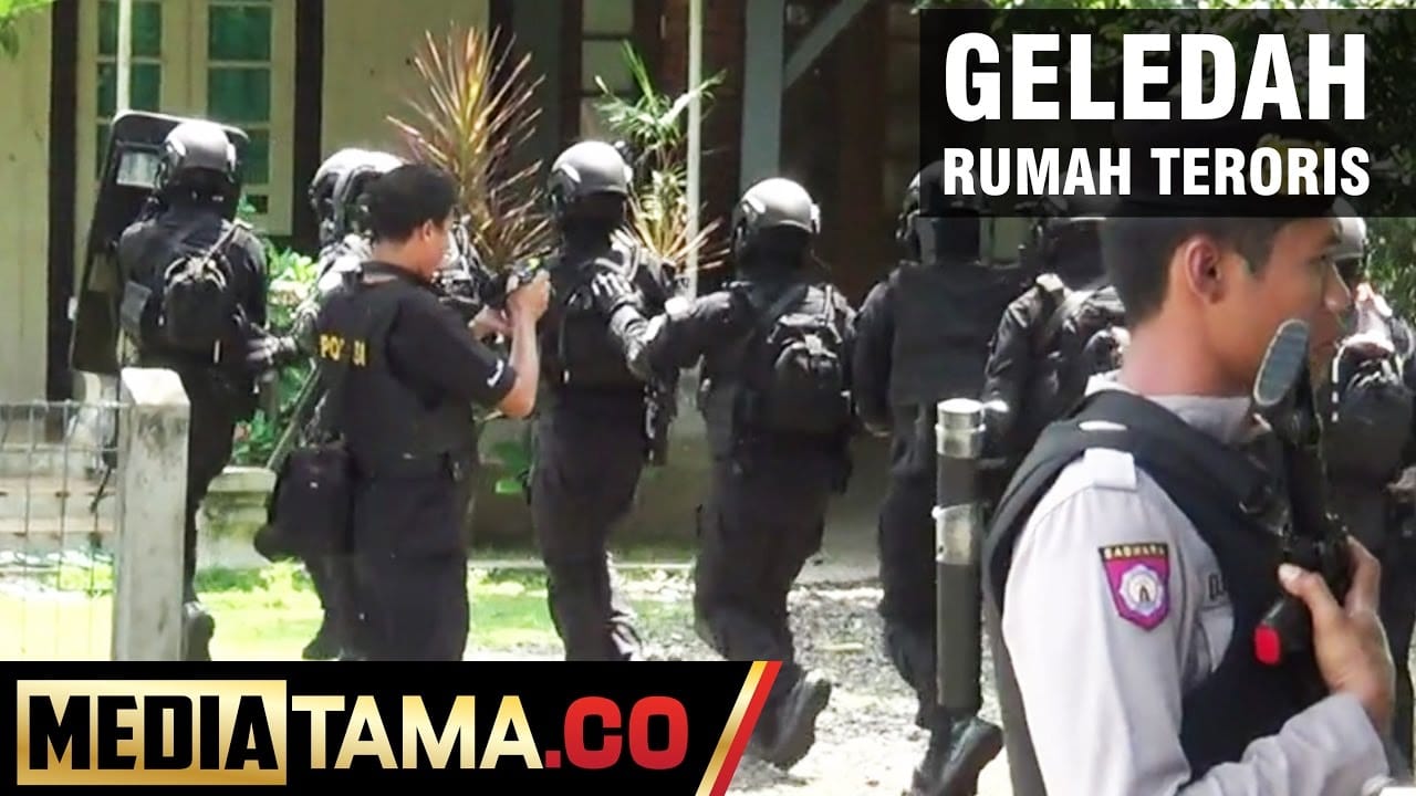 VIDEO: Detik-detik Densus 88 Geledah Rumah Terduga Teroris Irsyad di Kendal