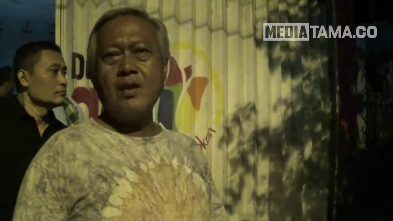 VIDEO: Pemilik Toko Material di Semarang Duel Dengan Pencuri yang Hendak Bobol Tokonya