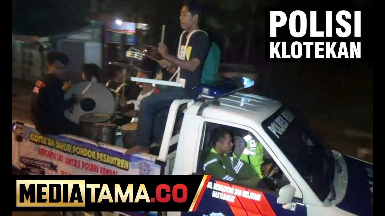 VIDEO: Unik!!! Polisi Klotekan, Bangunkan Sahur Warga Kendal