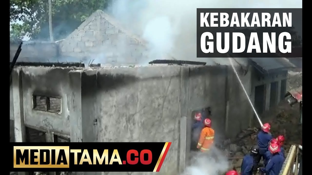 VIDEO: Gudang Kapas di Semarang Ludes Terbakar