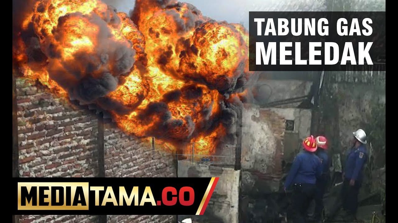VIDEO: Tabung Gas Meledak, Dua Rumah di Semarang Hangus Terbakar