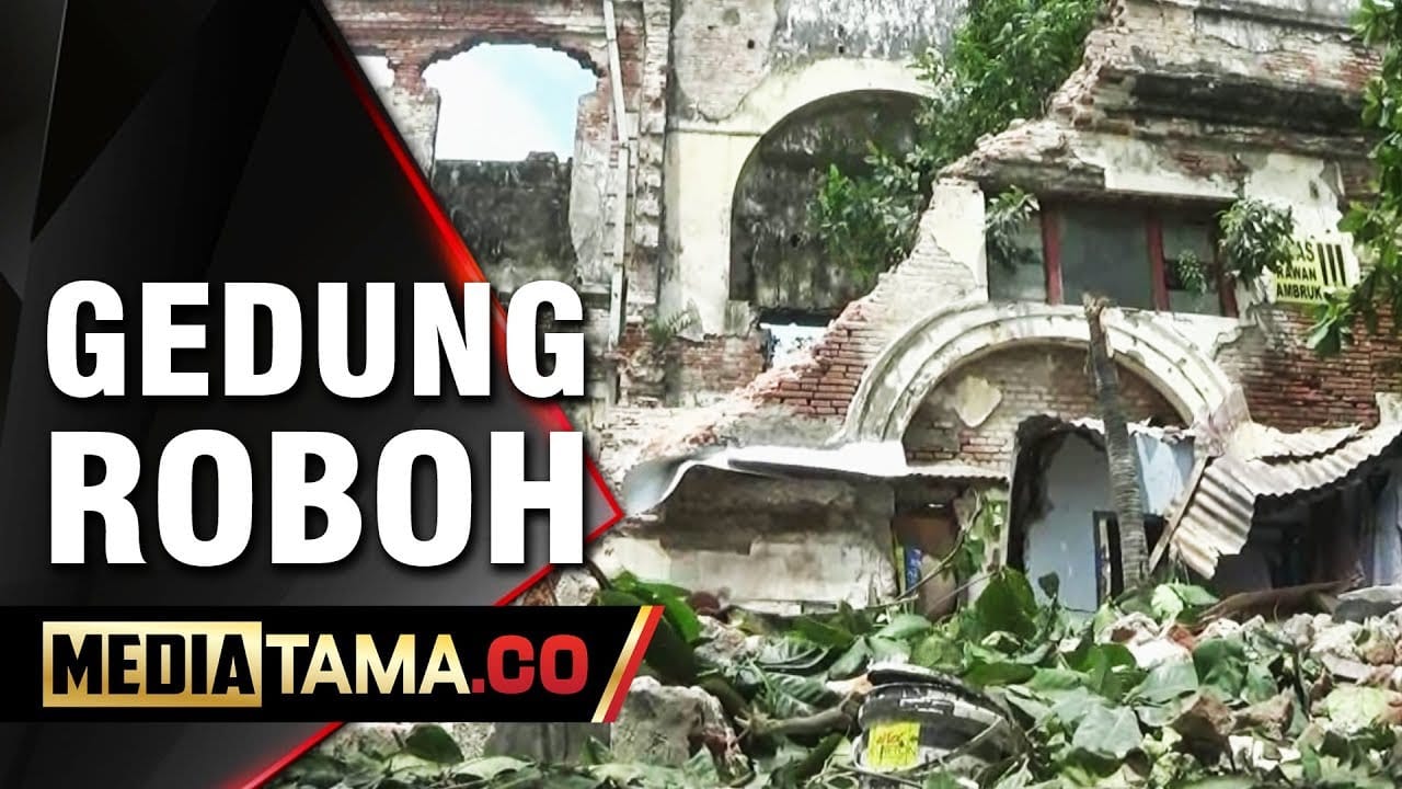 VIDEO: Gedung Peninggalan Belanda di Semarang Ambruk Timpa Warga