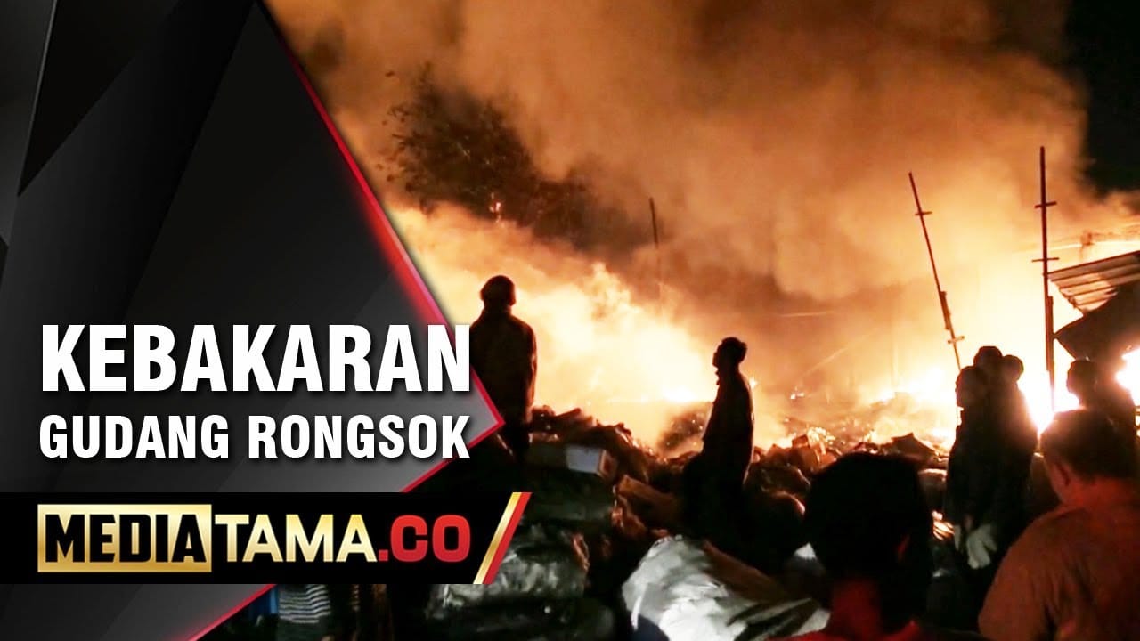 VIDEO: Gudang Rosok di Semarang Ludes Terbakar
