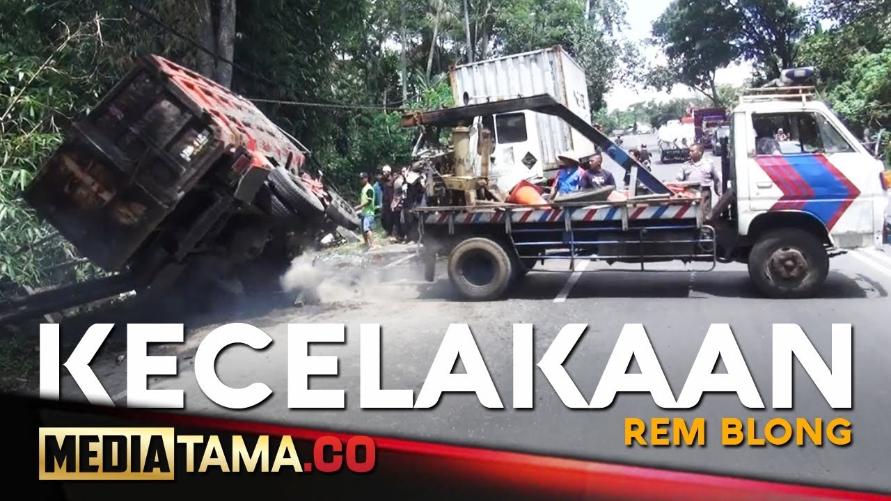 VIDEO: Rem Blong, Truk Trailer Hantam Dump Truk di Boyolali
