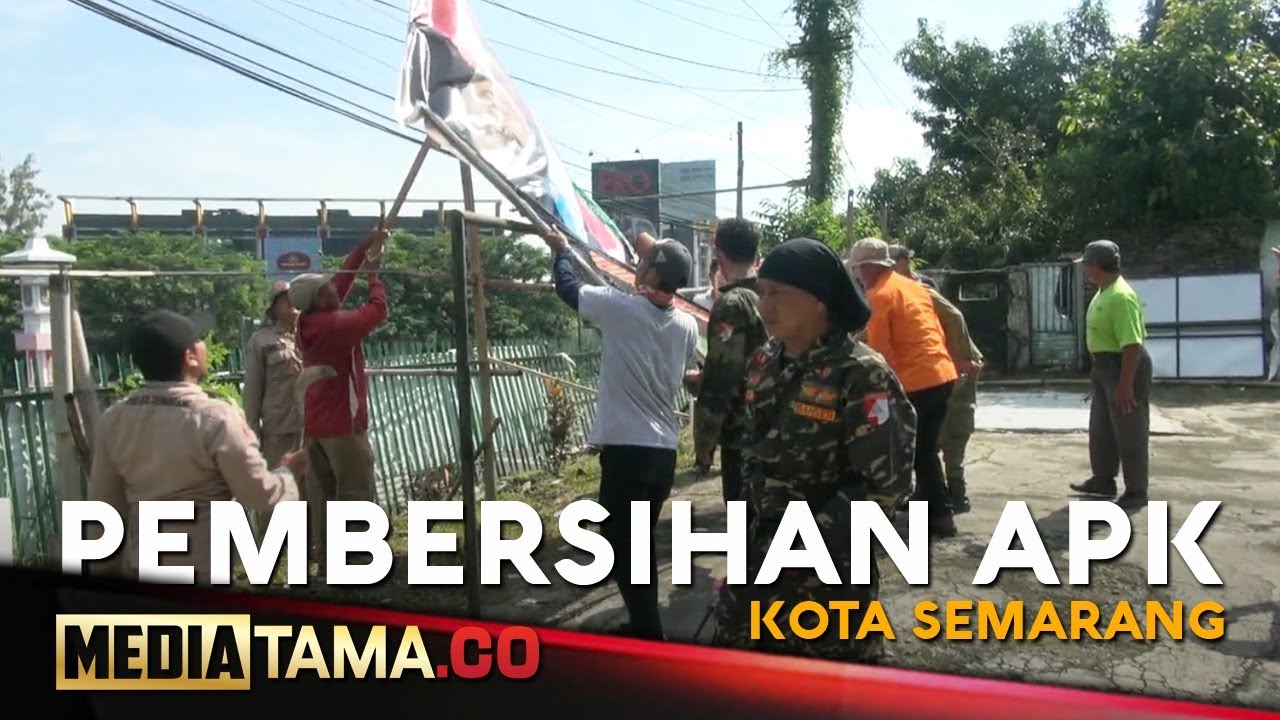 VIDEO: Bawaslu Kota Semarang Bersihkan Alat Peraga Kampanye