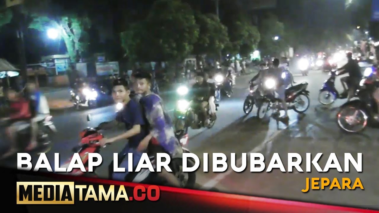 VIDEO: Polisi Bubarkan Balap Liar di Jepara