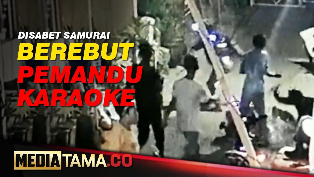 VIDEO : BEREBUT PEMANDU KARAOKE, SEORANG PEMUDA DISABET SAMURAI